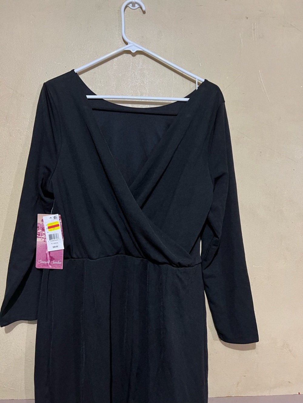 Emerald Sundae Black Long-Sleeve Scoop Neck Dress - Picture 2 of 8